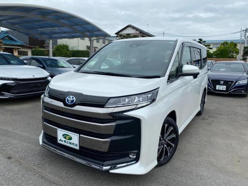 TOYOTA NOAH