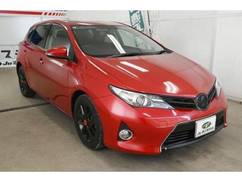 TOYOTA AURIS