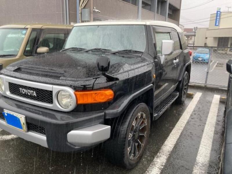 TOYOTA FJ CRUISER
