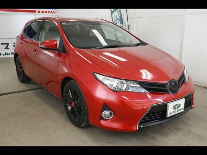 TOYOTA AURIS