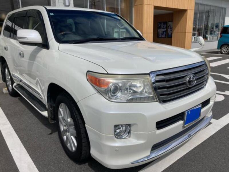 TOYOTA LAND CRUISER