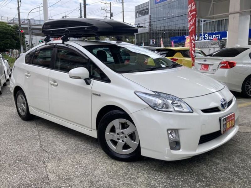 TOYOTA PRIUS