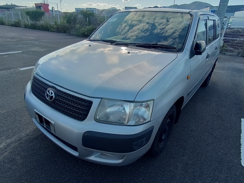 TOYOTA SUCCEED VAN