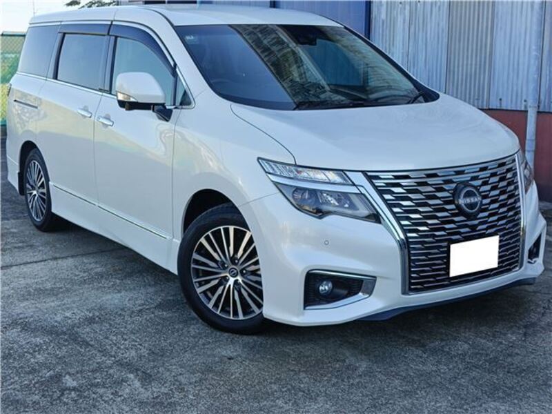 NISSAN ELGRAND