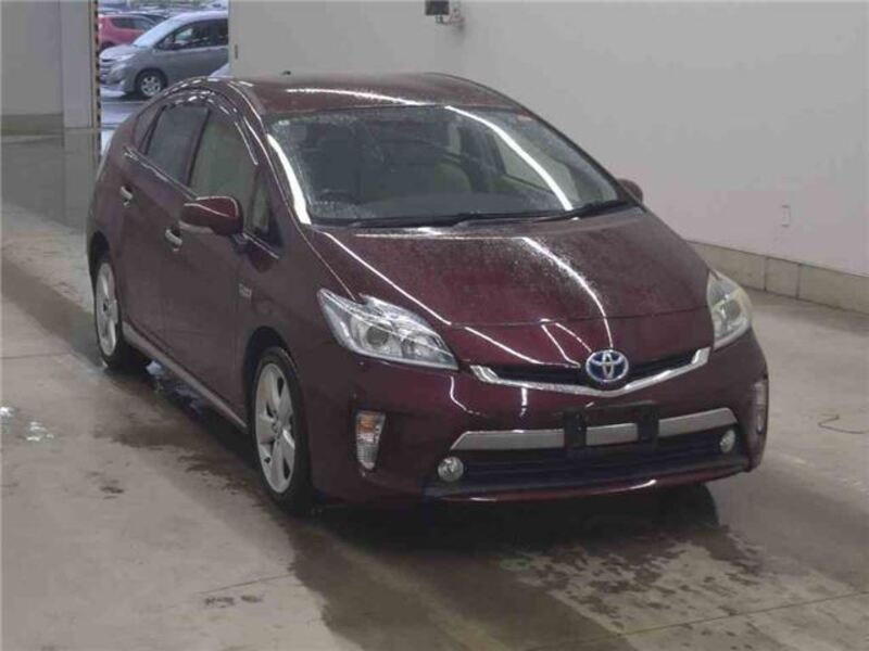 TOYOTA PRIUS PHV