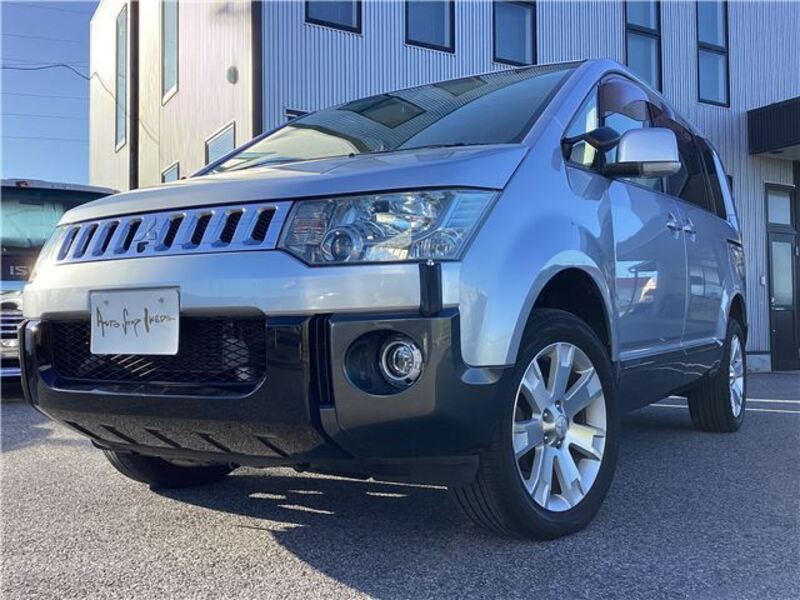 MITSUBISHI DELICA D5