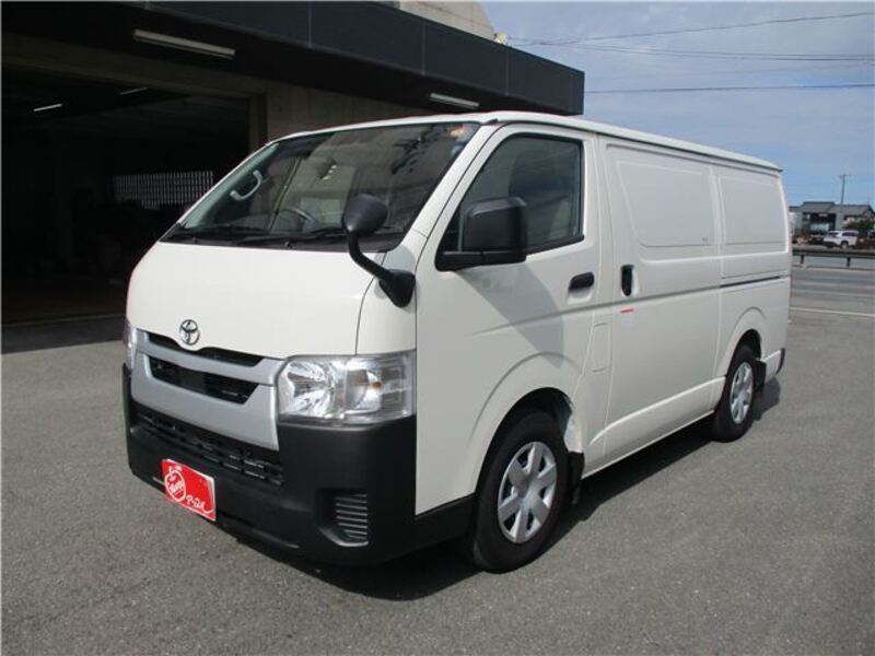 TOYOTA HIACE