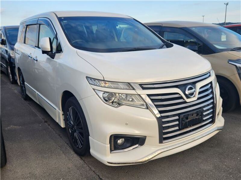 NISSAN ELGRAND