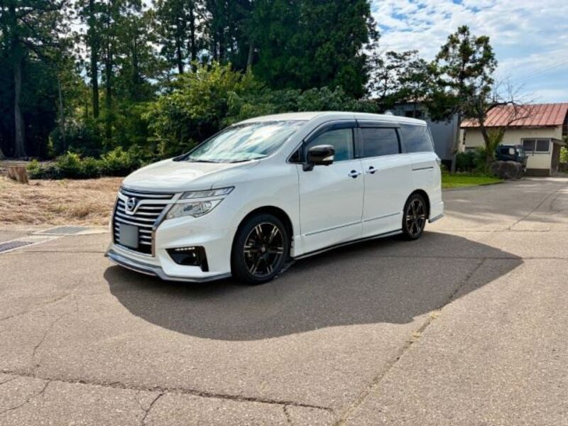 NISSAN ELGRAND