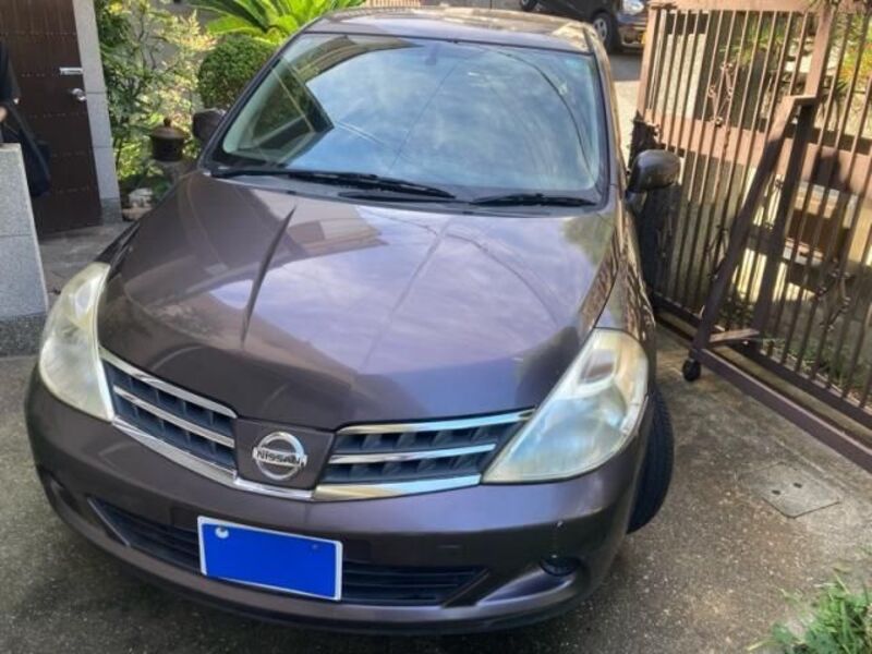 NISSAN TIIDA