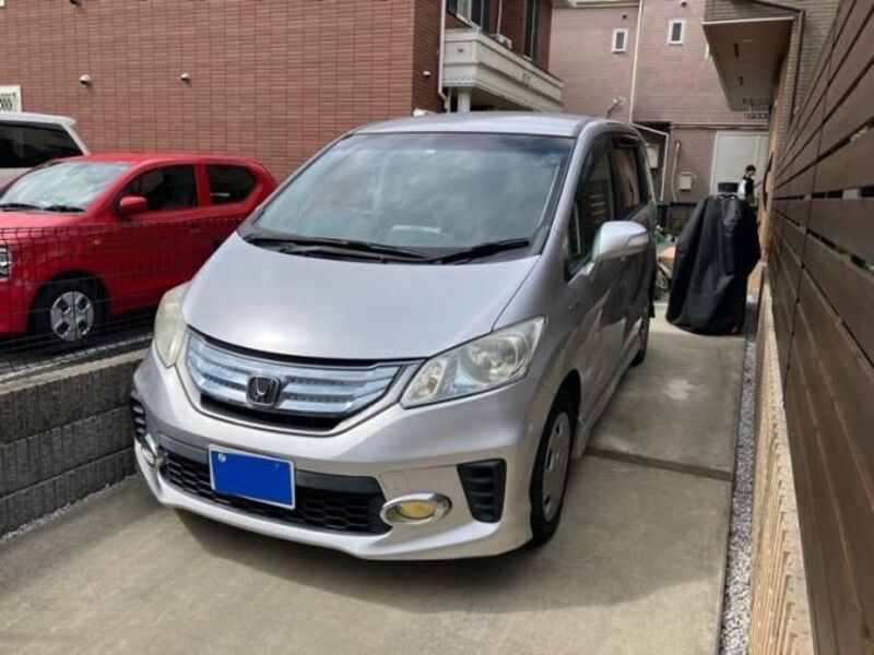 HONDA FREED HYBRID