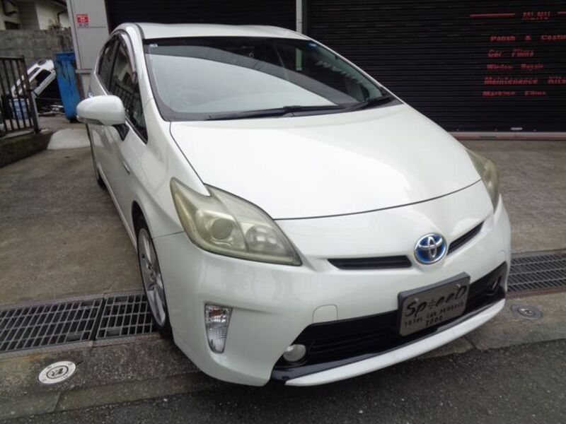 TOYOTA PRIUS