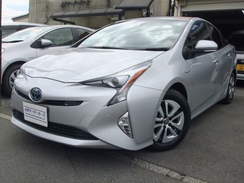TOYOTA PRIUS