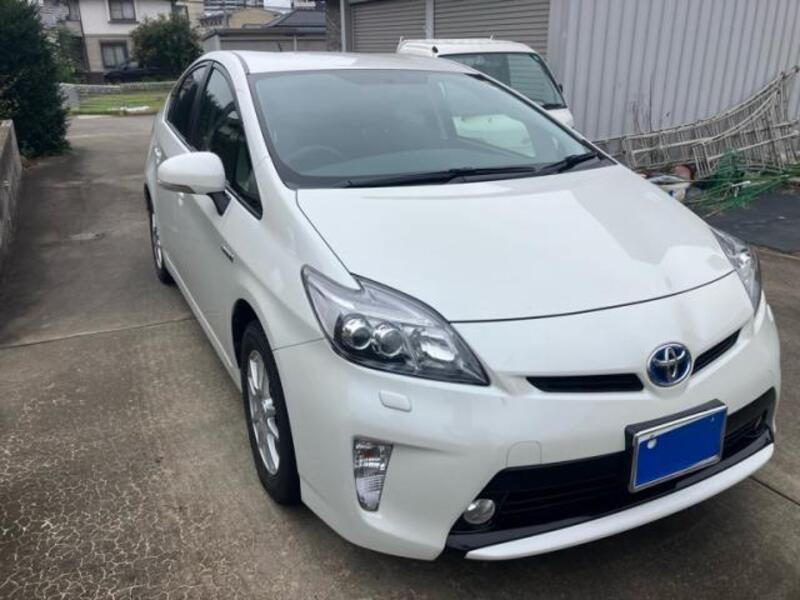 TOYOTA PRIUS
