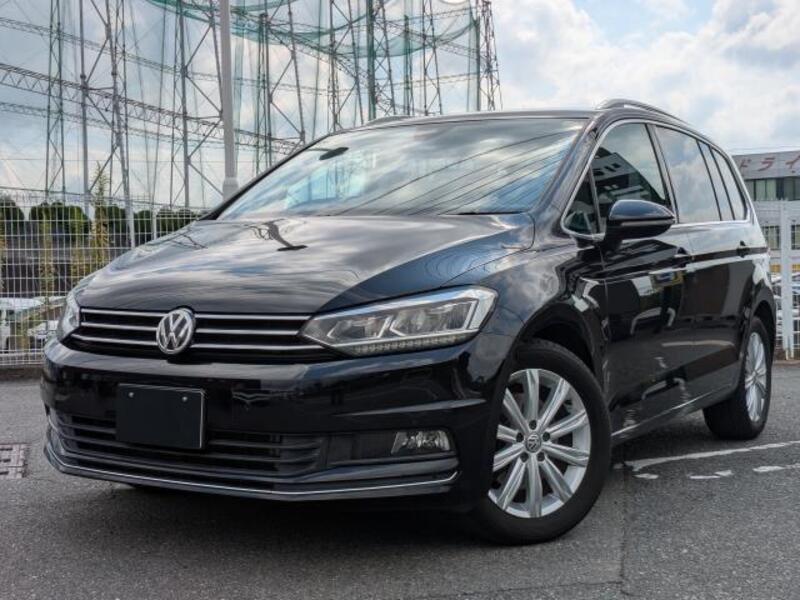 VOLKSWAGEN GOLF TOURAN