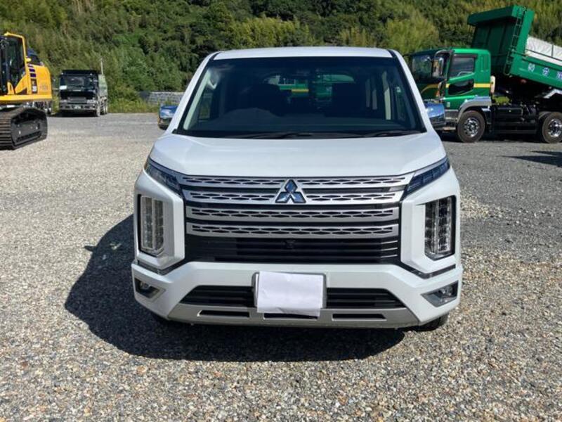 MITSUBISHI DELICA D5