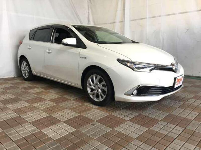 TOYOTA AURIS