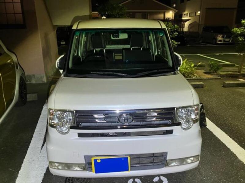 TOYOTA PIXIS SPACE