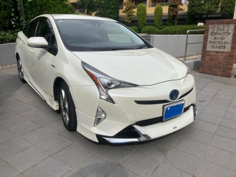 TOYOTA PRIUS