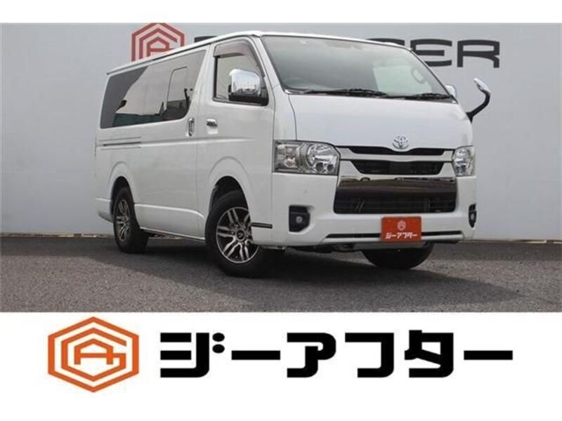 TOYOTA HIACE