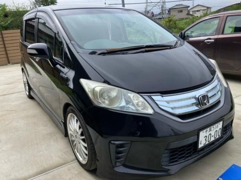 HONDA FREED HYBRID