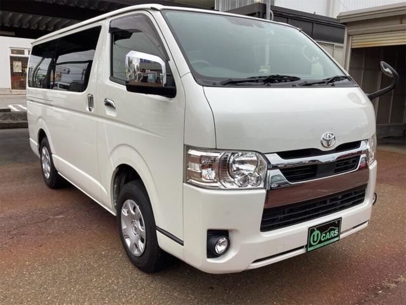 TOYOTA HIACE VAN