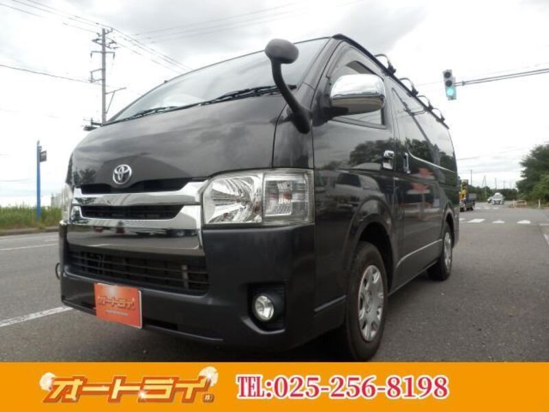 TOYOTA HIACE VAN