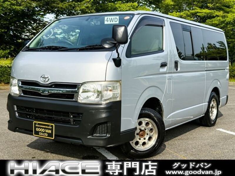 TOYOTA HIACE VAN