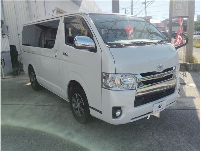 TOYOTA HIACE VAN