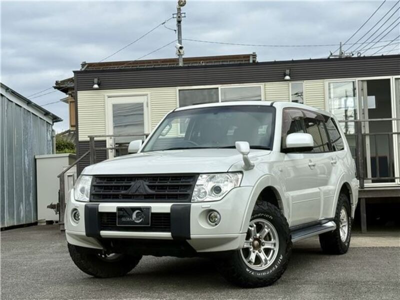 MITSUBISHI PAJERO