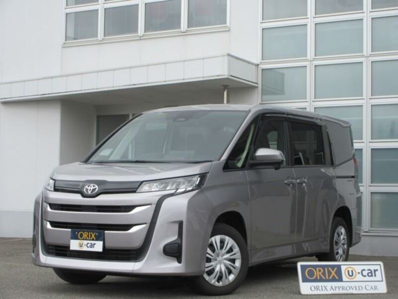 TOYOTA NOAH