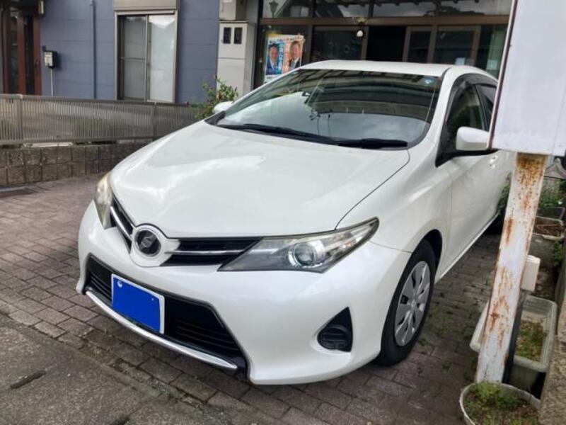 TOYOTA AURIS