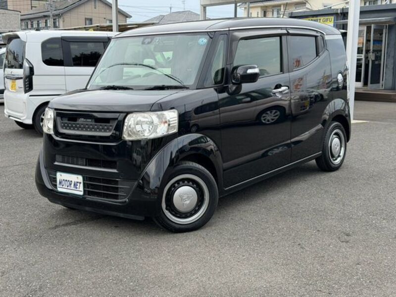 HONDA N BOX SLASH