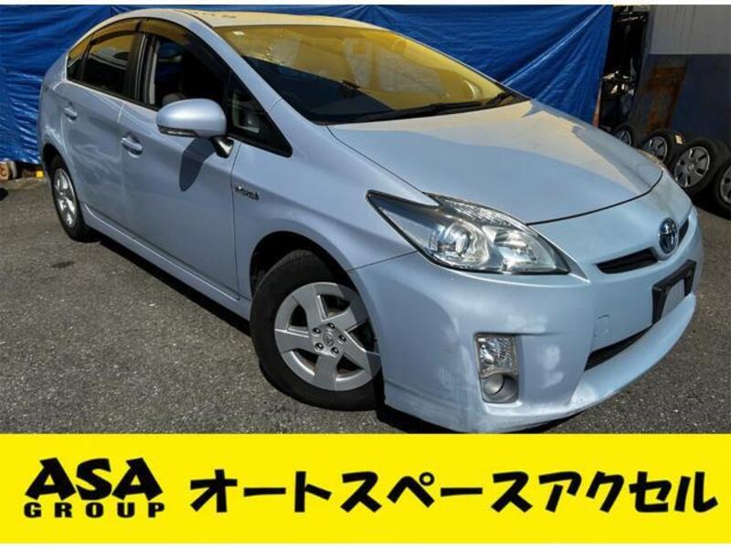 TOYOTA PRIUS