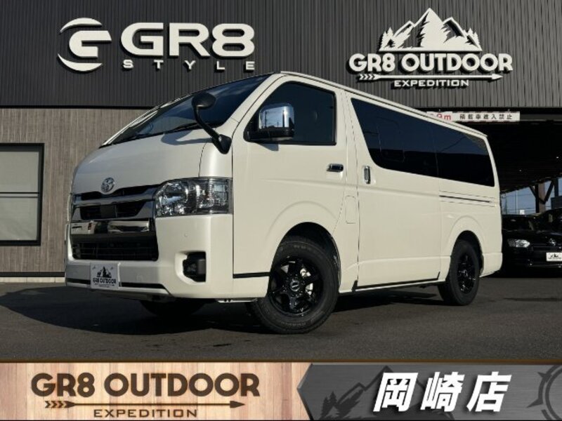 TOYOTA HIACE VAN
