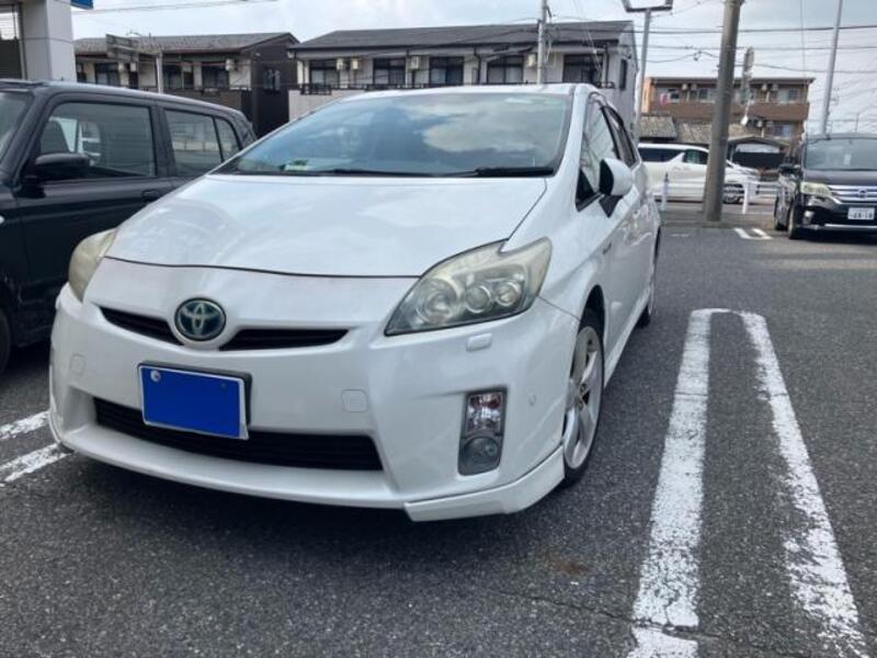 TOYOTA PRIUS