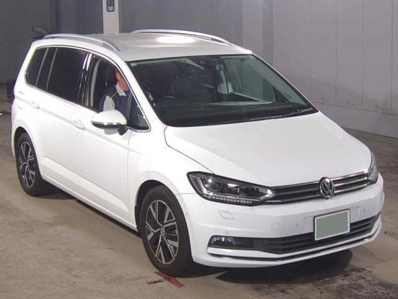 VOLKSWAGEN GOLF TOURAN
