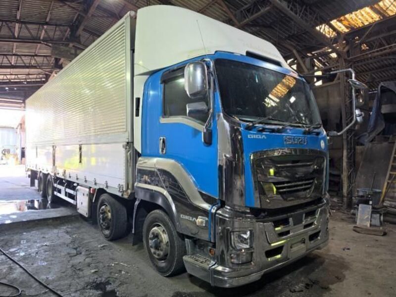 ISUZU GIGA