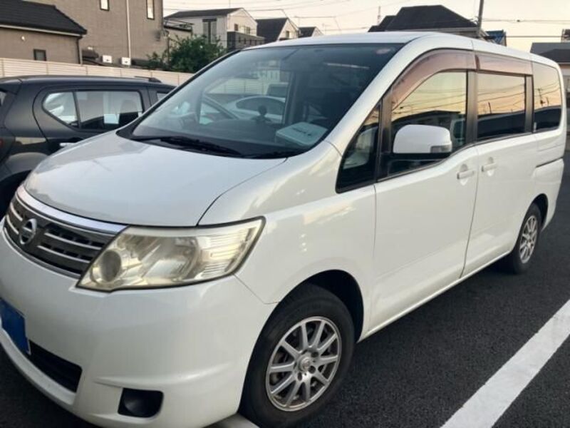 NISSAN SERENA