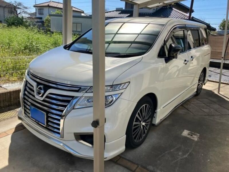 NISSAN ELGRAND