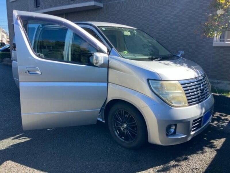 NISSAN ELGRAND