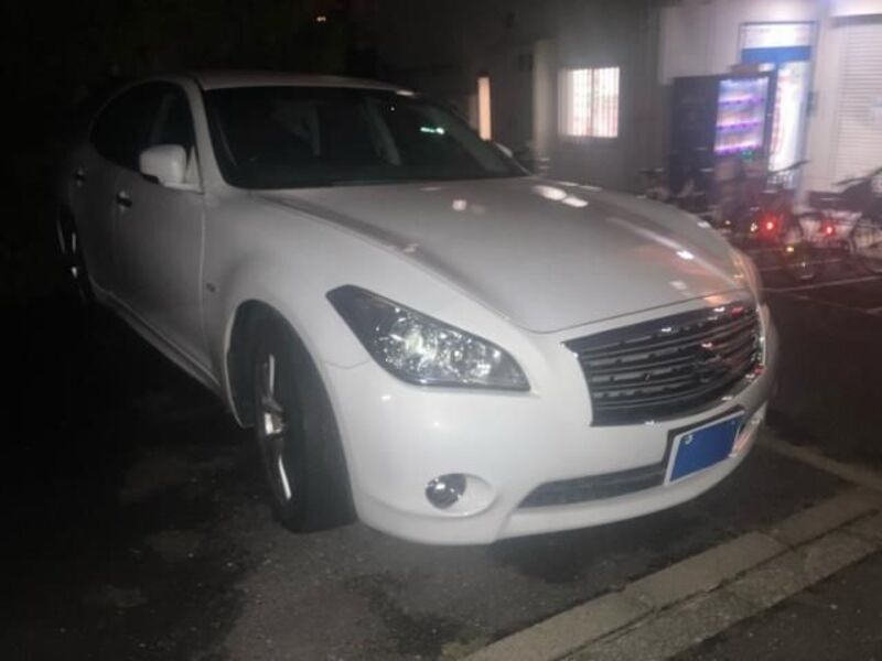 NISSAN FUGA