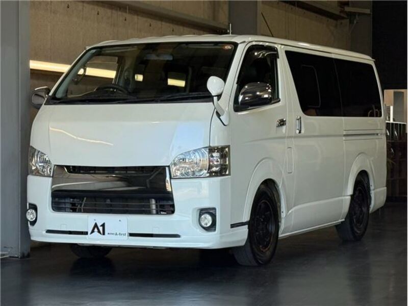 TOYOTA HIACE VAN