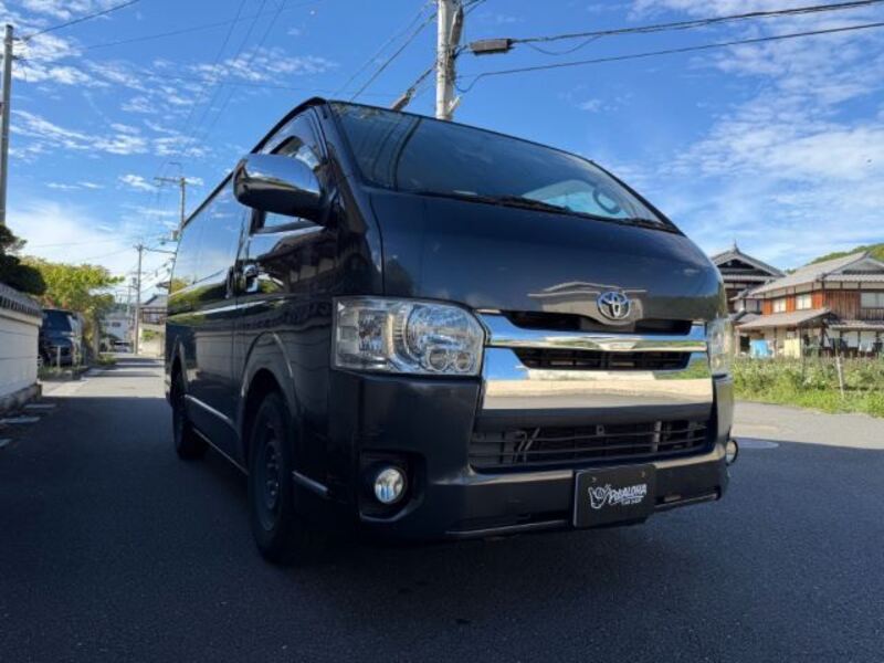 TOYOTA HIACE