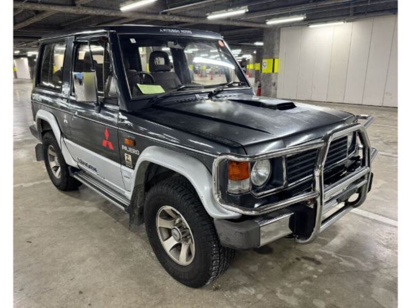 MITSUBISHI PAJERO