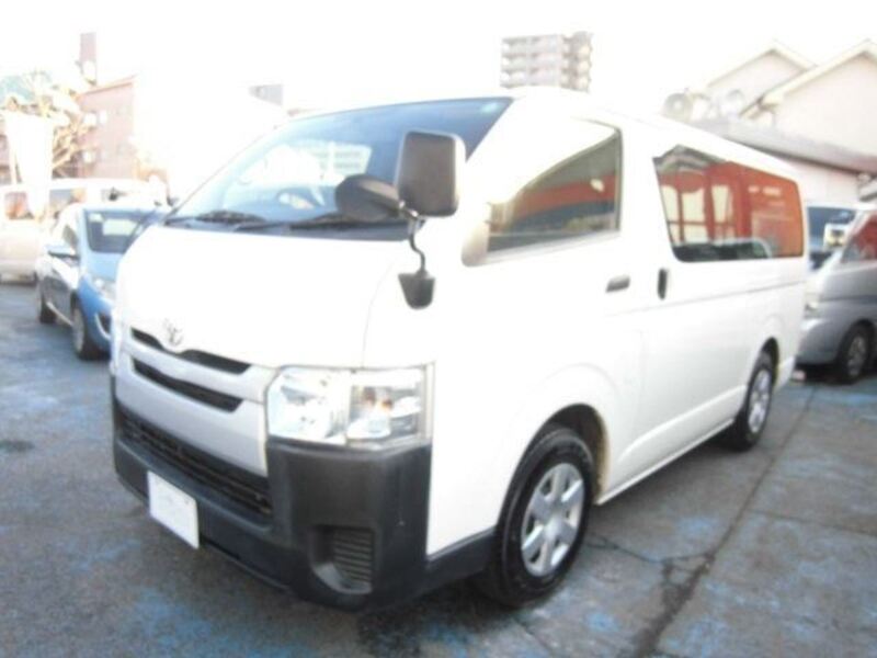 TOYOTA HIACE VAN