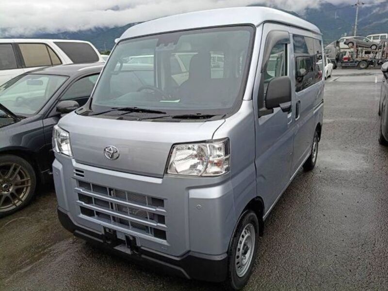 TOYOTA PIXIS VAN
