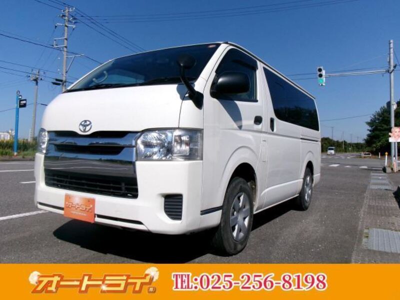 TOYOTA HIACE VAN