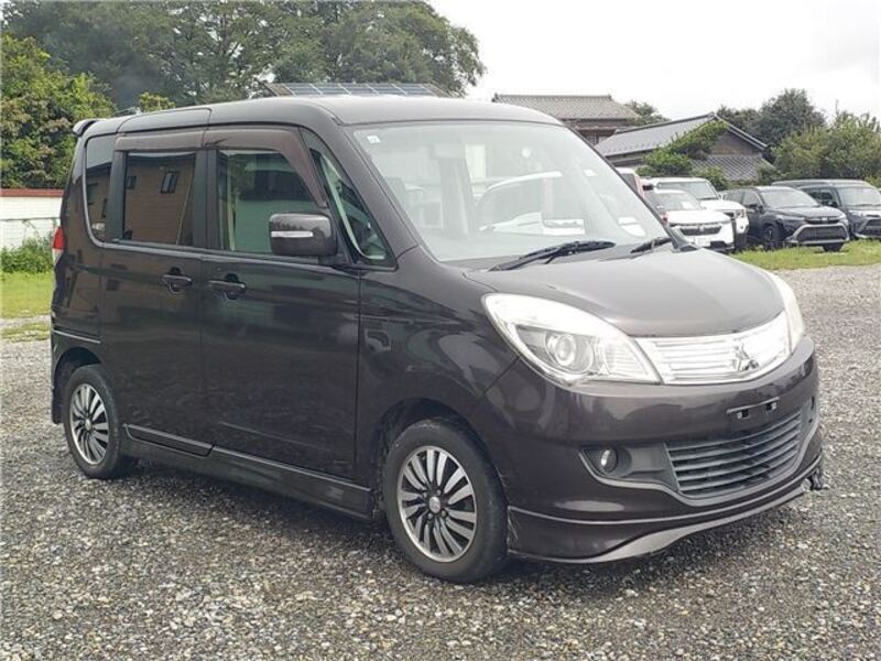 MITSUBISHI DELICA D2