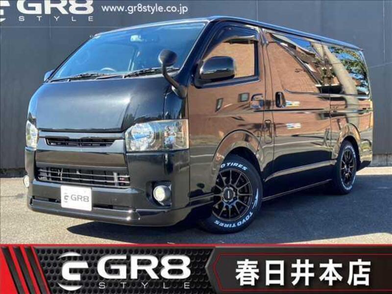 TOYOTA HIACE VAN